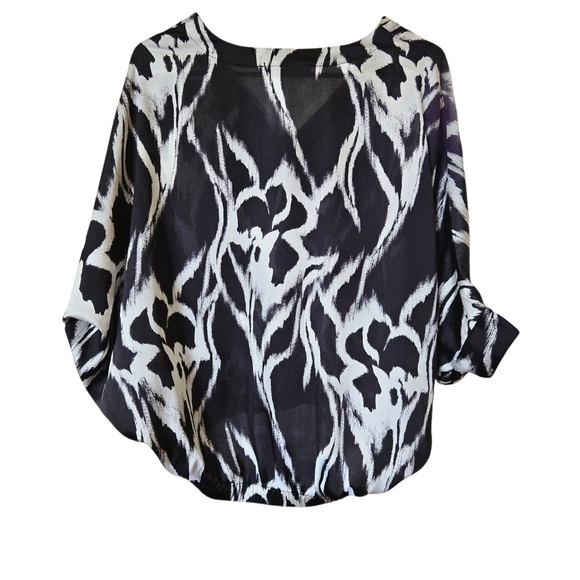 White House Black Market Black and White Blouse - Picture 7 of 10